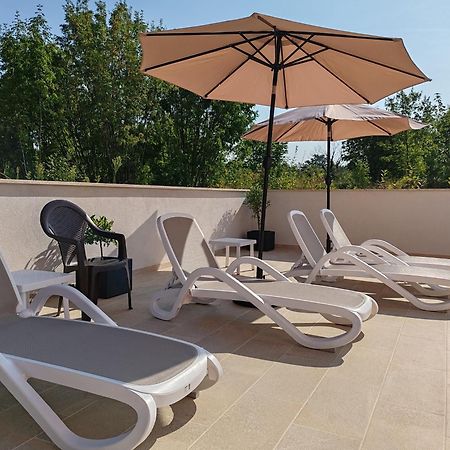 Apartments Oleander Lovrecica-Residence With Pool Kültér fotó