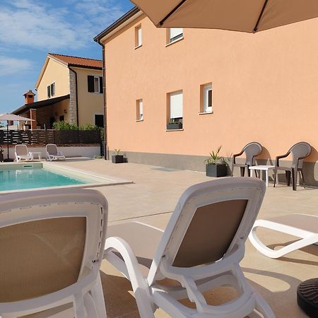 Apartments Oleander Lovrecica-Residence With Pool Kültér fotó