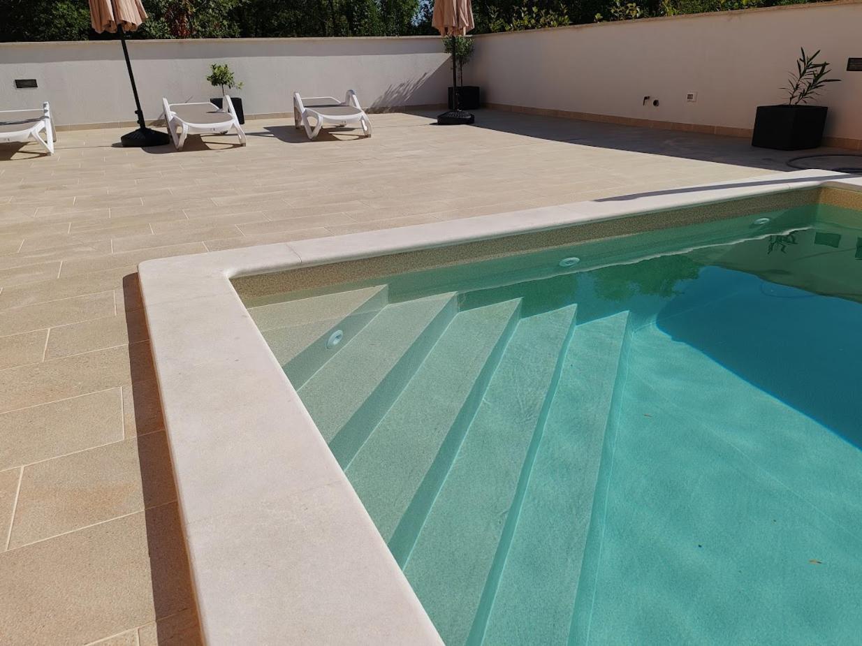 Apartments Oleander Lovrecica-Residence With Pool Kültér fotó