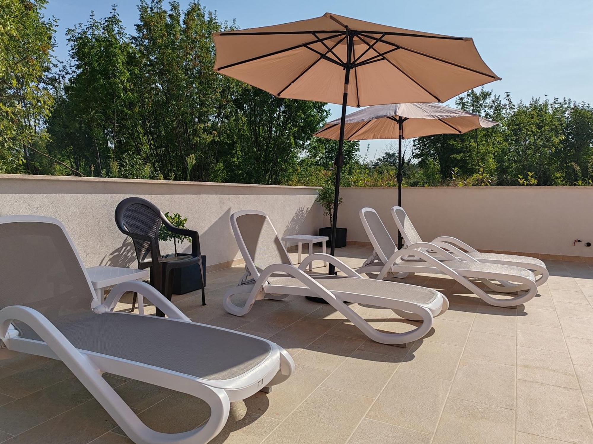 Apartments Oleander Lovrecica-Residence With Pool Kültér fotó